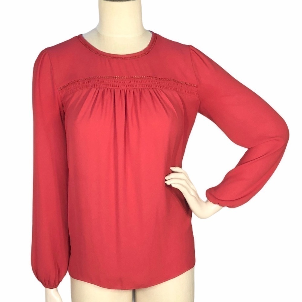 𝅺ANN Taylor LOFT Coral Chiffon‎ Smocked Crochet Top